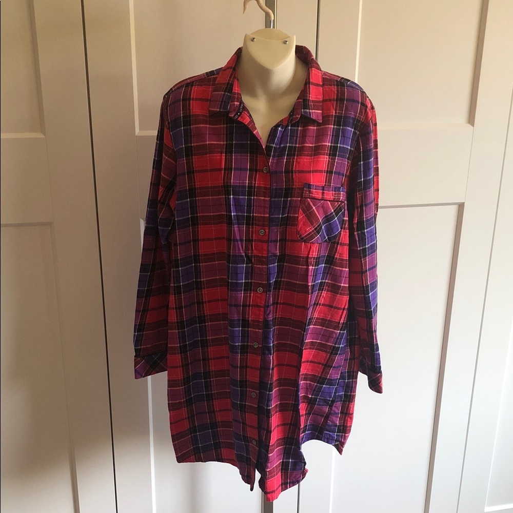 🦋 2/$25🦋 Victoria's Secret Red and Purple Plaid Flannel Nightshirt